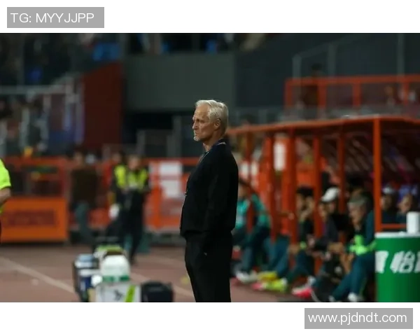 足球明星集结寻找签名之旅球迷热情与偶像之间的互动揭秘