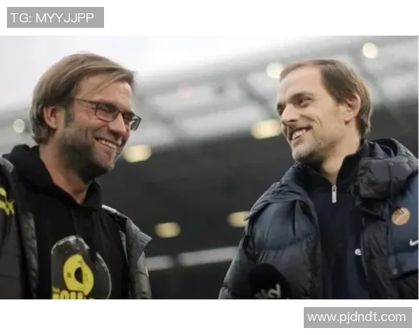 足球界两大球星的巅峰对决与时代传承解析 足球界两大球星的巅峰对决与时代传承解析