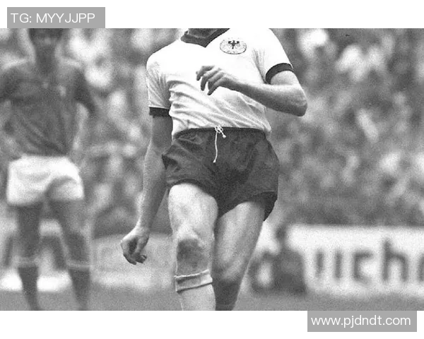 聚焦足球球星赛场瞬间 透过镜头捕捉运动员的精彩表现与激情岁月 聚焦足球球星赛场瞬间 透过镜头捕捉运动员的精彩表现与激情岁月