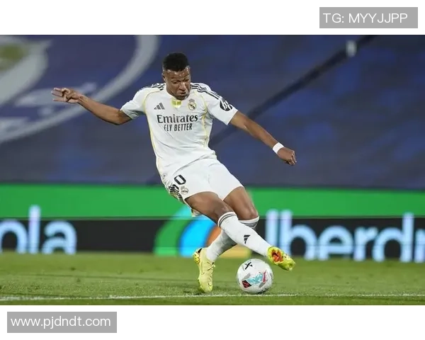 全球足球身价突破一亿欧元的球星盘点及其背后的商业价值分析